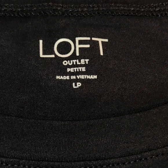 LOFT Black T-shirt w/Puffy Eyelet Sleeves - Large Petite - Picture 5 of 6